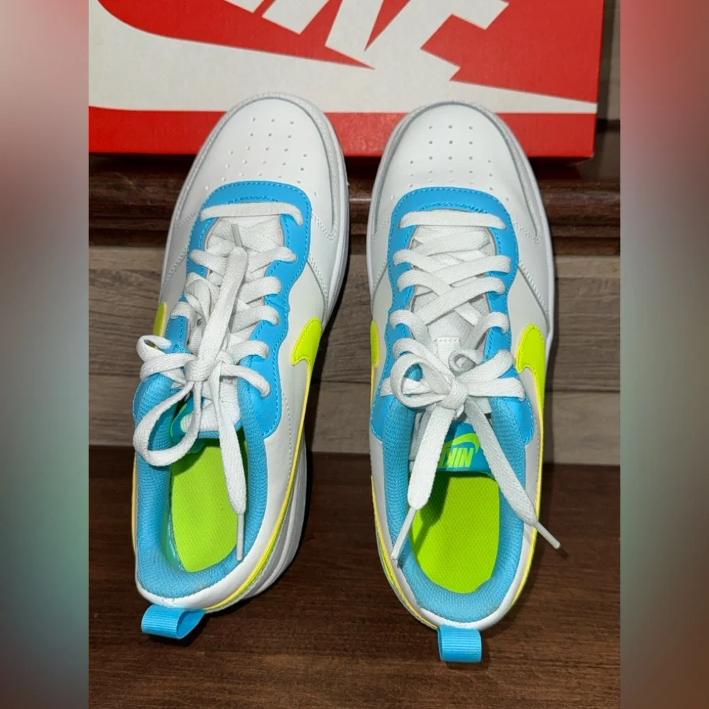 Cute 🥰 Nike Court Borough Low 2 GS /7Y 'White Baltic Blue Volt' Women's Size 8.5 - Picture 9 of 15
